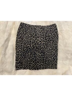 CAbi Jungle Gray Leopard Print Flat Pocket Stretch Skirt - 10